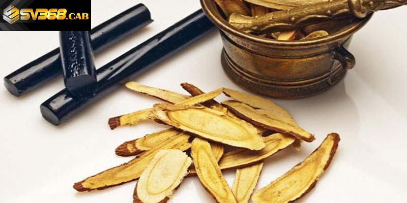Dùng cam thảo để chữa gà bị hóc